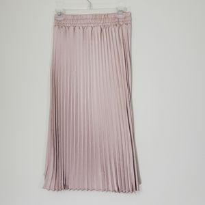 Jun & Ivy Pink/Rose Pleated Skirt with Elastic Waist, Size Small